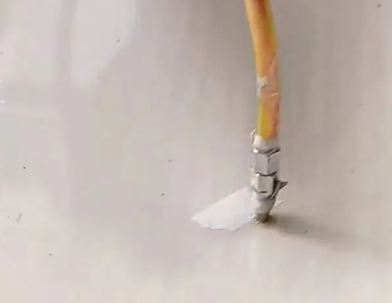 金台瓷砖空鼓维修公司专业解答在瓷砖铺贴过程中，如果使用的砂料过粗（如全部使用了粗砂），可能会导致以下问题